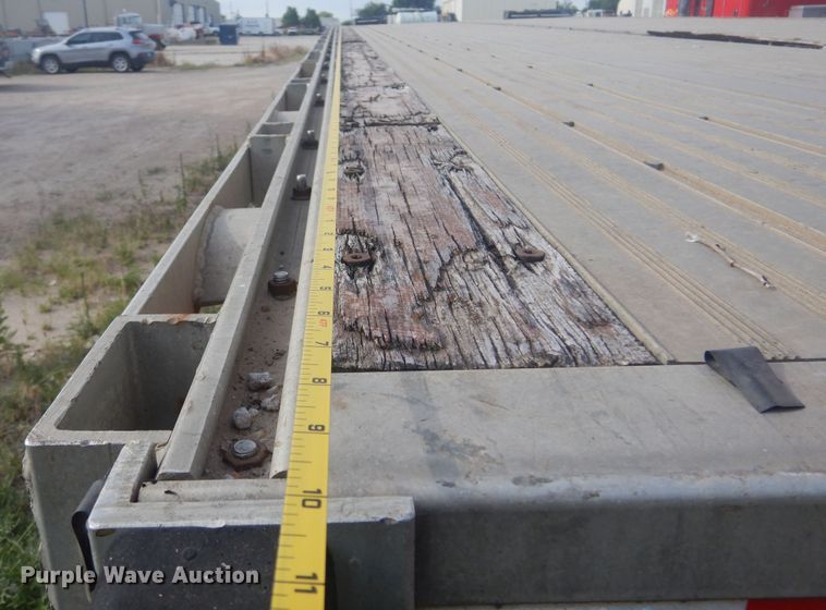 image for item DN0462 2001 Chaparral  flatbed trailer