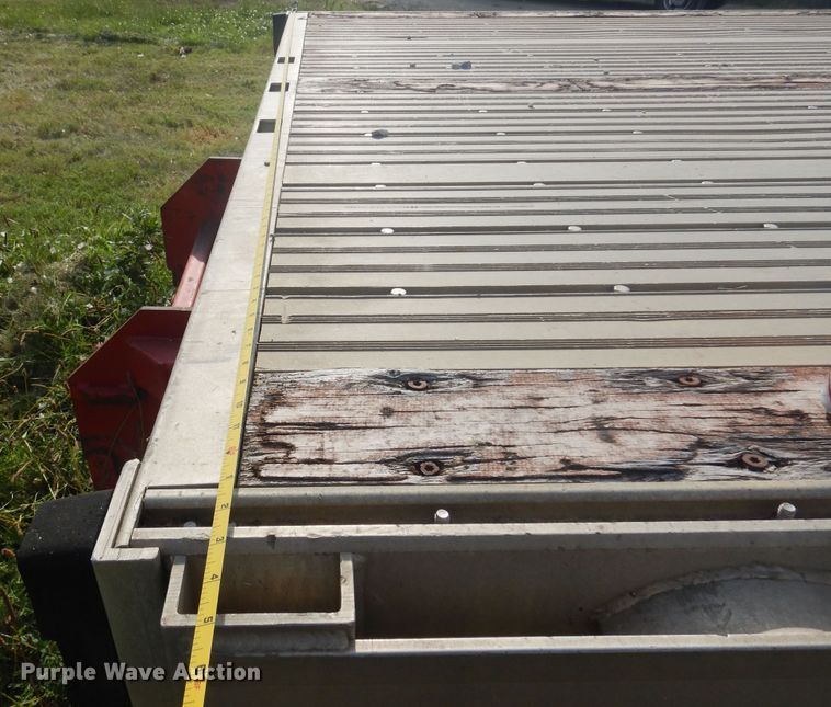 image for item DN0462 2001 Chaparral  flatbed trailer