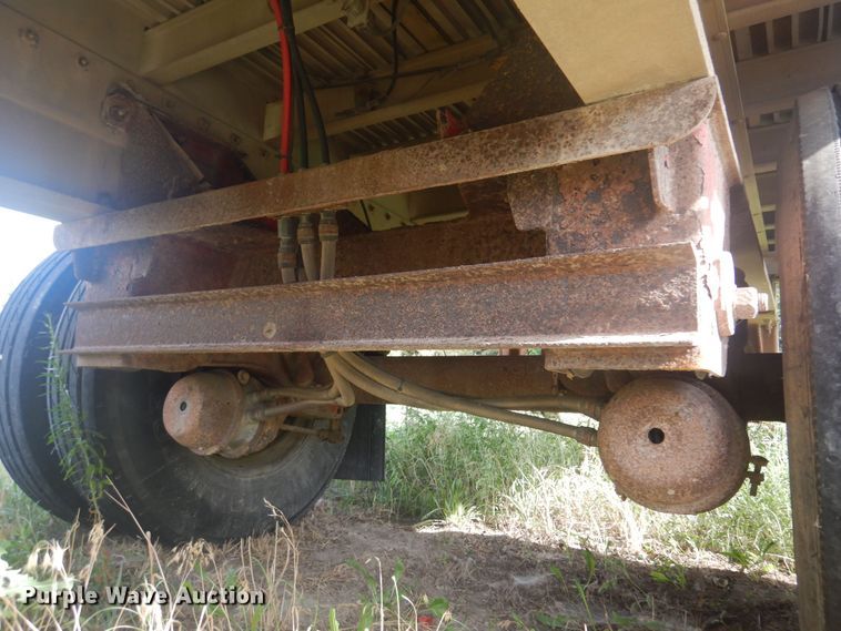 image for item DN0462 2001 Chaparral  flatbed trailer