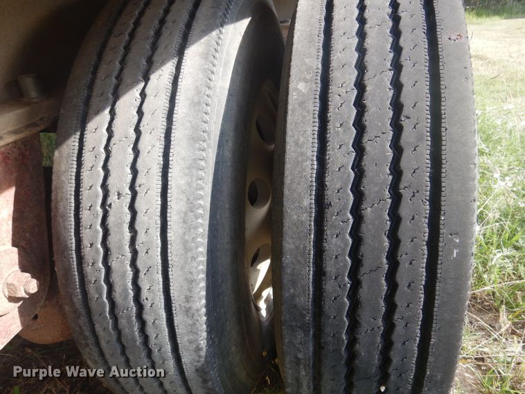 image for item DN0462 2001 Chaparral  flatbed trailer