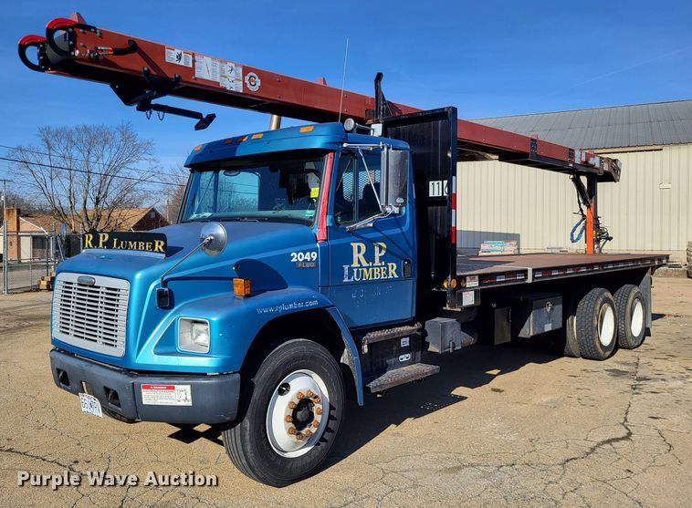 image for item DO3532 2004 Freightliner FL80 flatbed truck