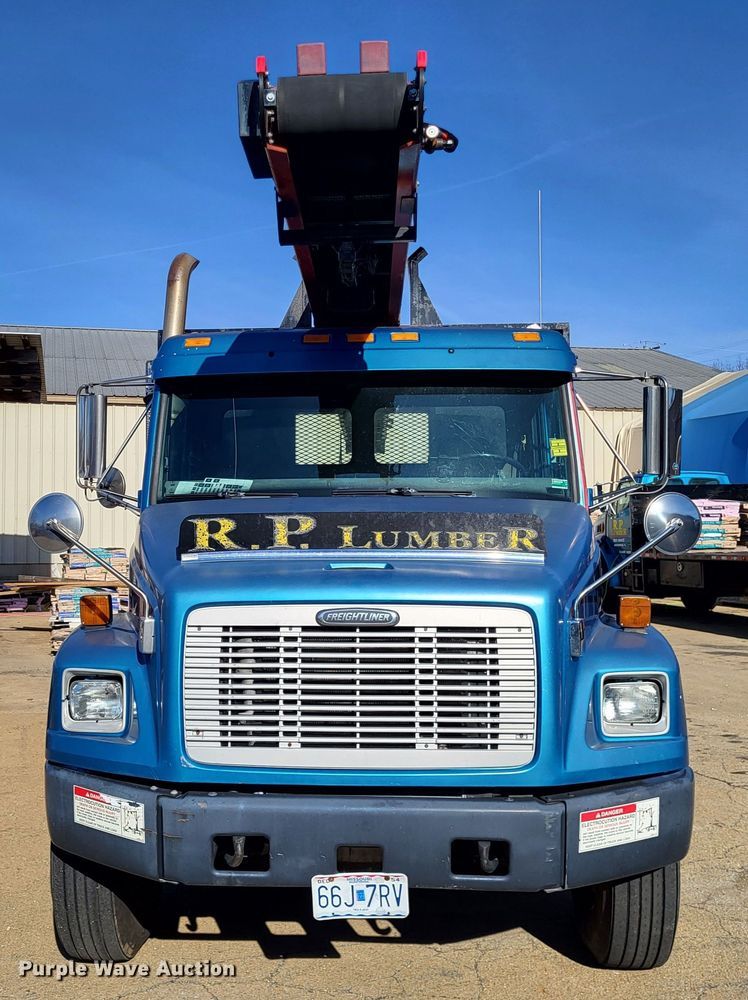 image for item DO3532 2004 Freightliner FL80 flatbed truck
