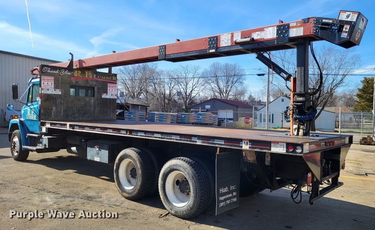 image for item DO3532 2004 Freightliner FL80 flatbed truck