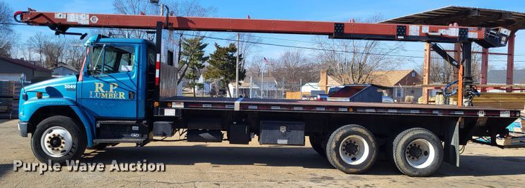 image for item DO3532 2004 Freightliner FL80 flatbed truck