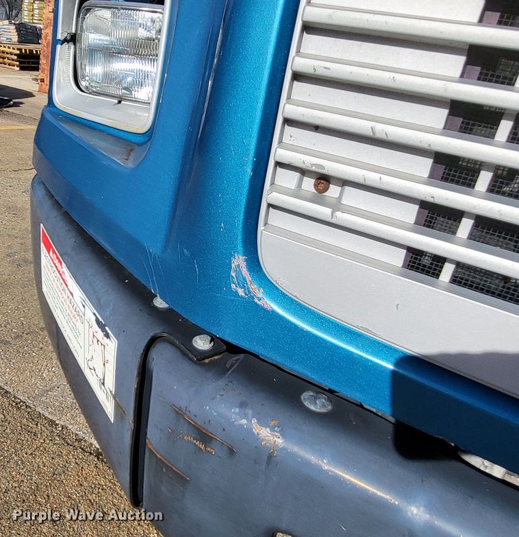 image for item DO3532 2004 Freightliner FL80 flatbed truck