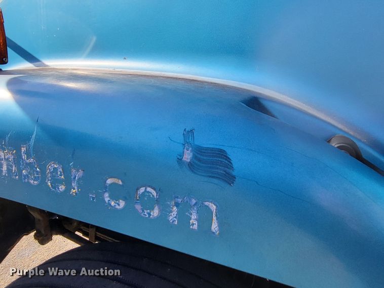 image for item DO3532 2004 Freightliner FL80 flatbed truck