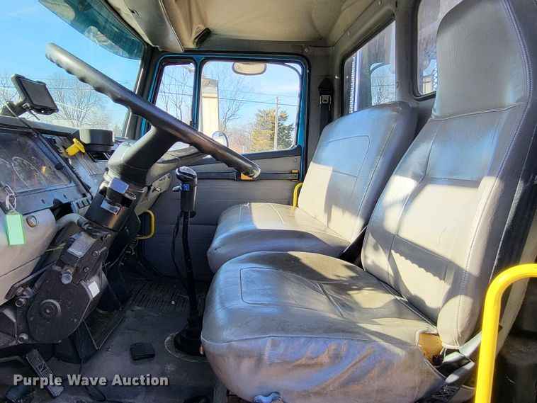 image for item DO3532 2004 Freightliner FL80 flatbed truck