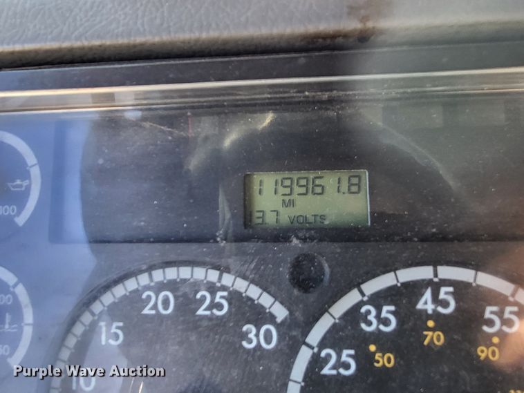 image for item DO3532 2004 Freightliner FL80 flatbed truck