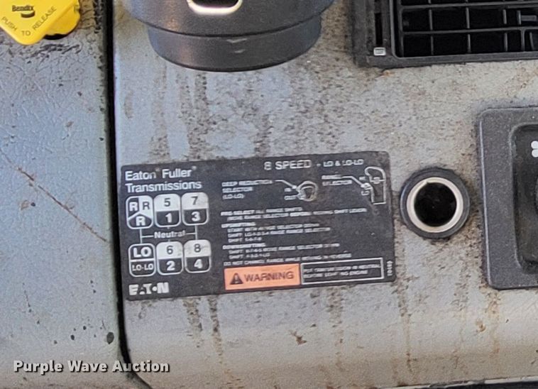 image for item DO3532 2004 Freightliner FL80 flatbed truck