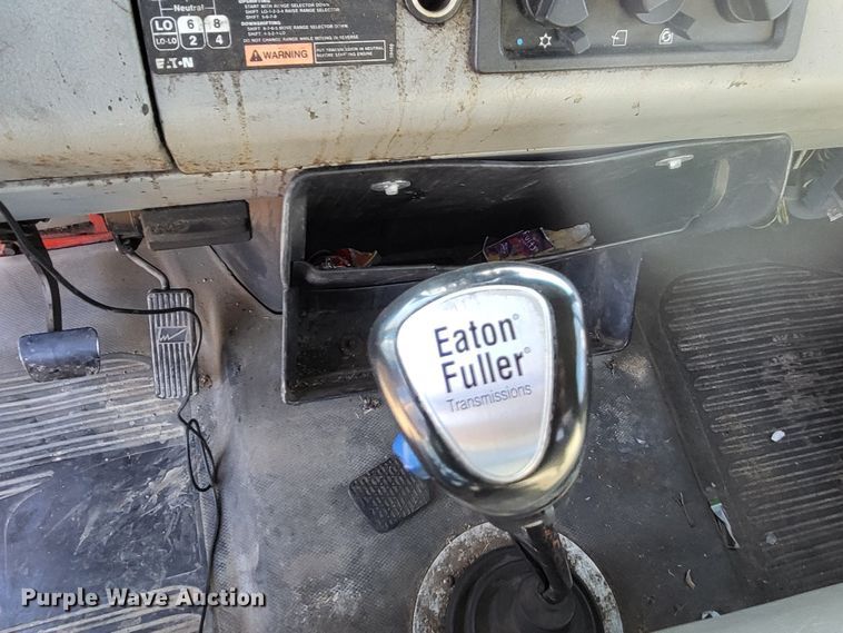 image for item DO3532 2004 Freightliner FL80 flatbed truck