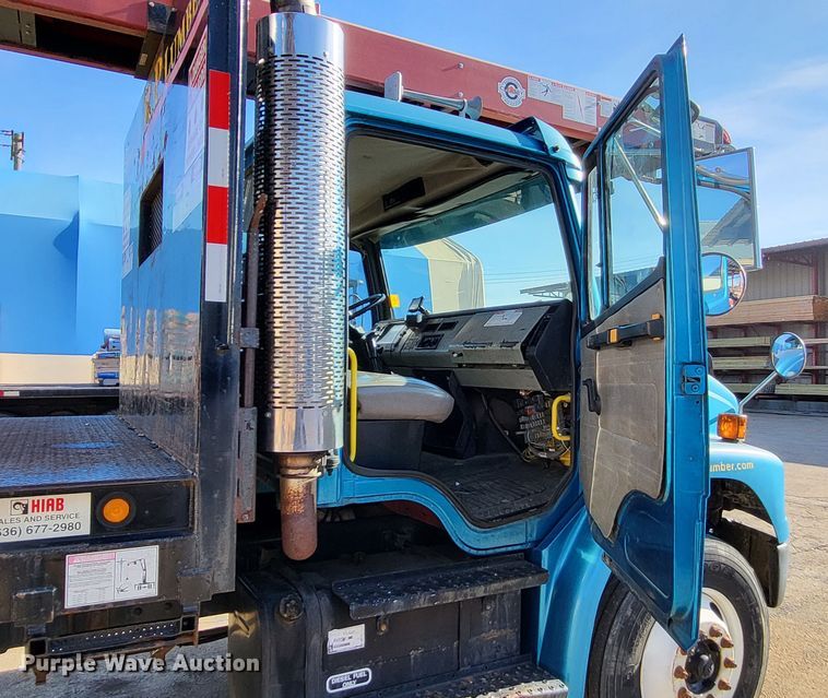 image for item DO3532 2004 Freightliner FL80 flatbed truck