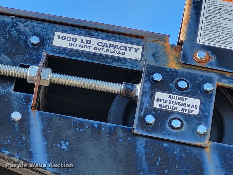 image for item DO3532 2004 Freightliner FL80 flatbed truck