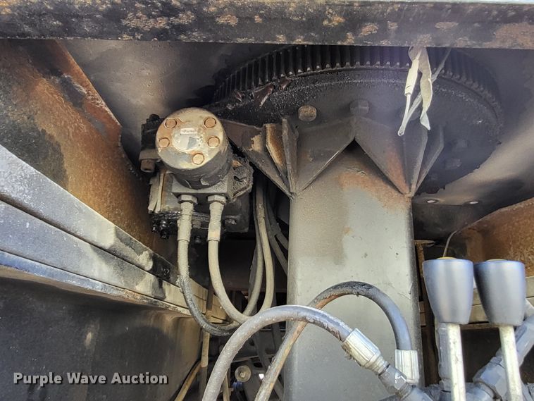 image for item DO3532 2004 Freightliner FL80 flatbed truck