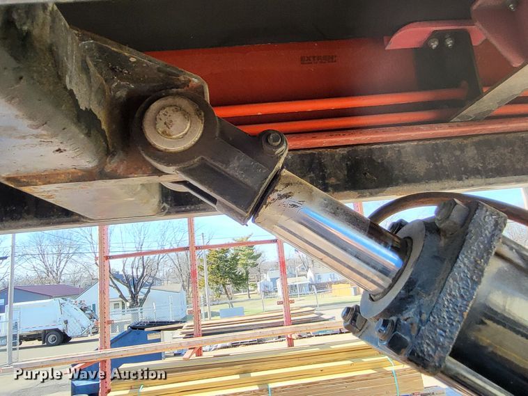 image for item DO3532 2004 Freightliner FL80 flatbed truck