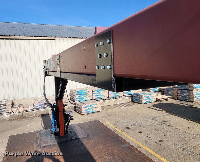 image for item DO3532 2004 Freightliner FL80 flatbed truck