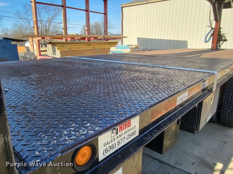 image for item DO3532 2004 Freightliner FL80 flatbed truck