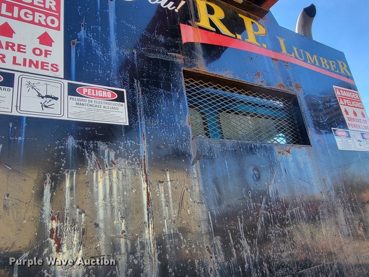 image for item DO3532 2004 Freightliner FL80 flatbed truck