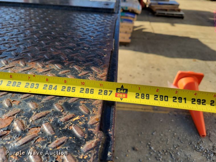 image for item DO3532 2004 Freightliner FL80 flatbed truck