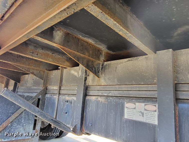 image for item DO3532 2004 Freightliner FL80 flatbed truck