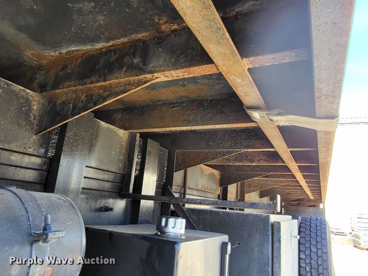 image for item DO3532 2004 Freightliner FL80 flatbed truck