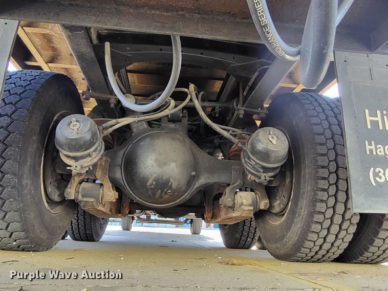 image for item DO3532 2004 Freightliner FL80 flatbed truck