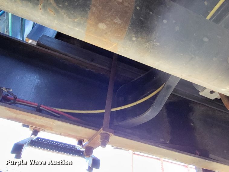 image for item DO3532 2004 Freightliner FL80 flatbed truck