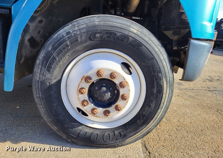 image for item DO3532 2004 Freightliner FL80 flatbed truck