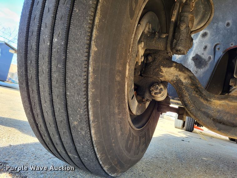 image for item DO3532 2004 Freightliner FL80 flatbed truck