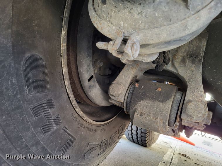 image for item DO3532 2004 Freightliner FL80 flatbed truck