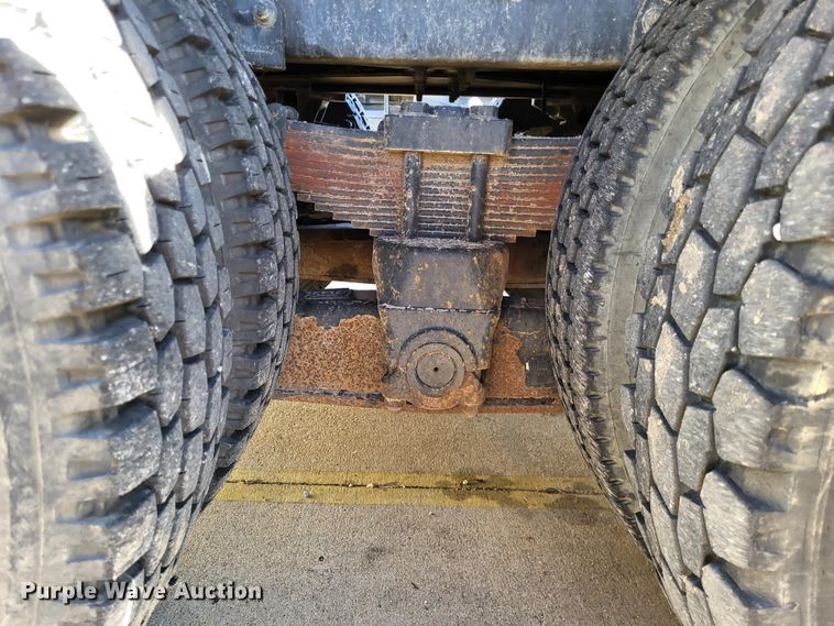 image for item DO3532 2004 Freightliner FL80 flatbed truck