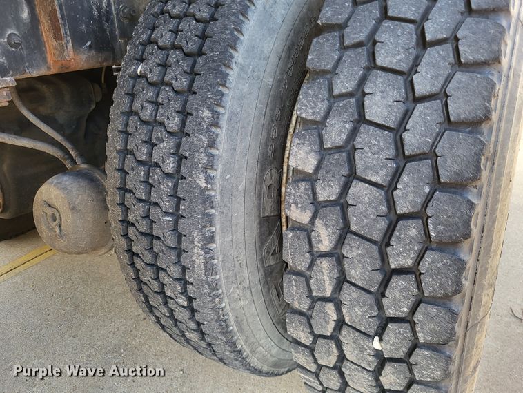 image for item DO3532 2004 Freightliner FL80 flatbed truck