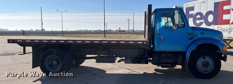 image for item DP0456 1995 International 4900  dump flatbed truck