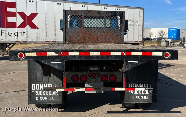 image for item DP0456 1995 International 4900  dump flatbed truck