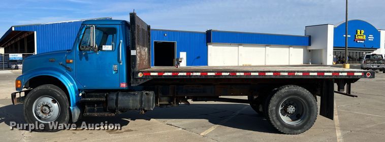 image for item DP0456 1995 International 4900  dump flatbed truck