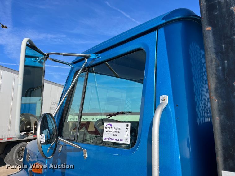 image for item DP0456 1995 International 4900  dump flatbed truck