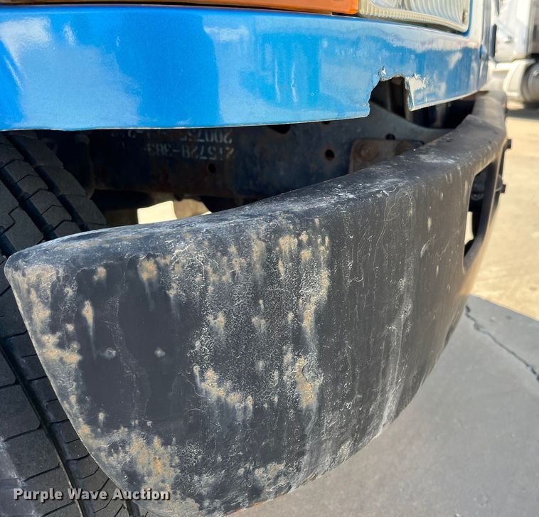 image for item DP0456 1995 International 4900  dump flatbed truck