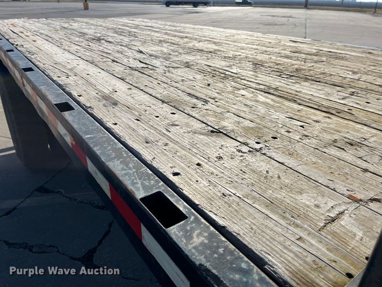 image for item DP0456 1995 International 4900  dump flatbed truck