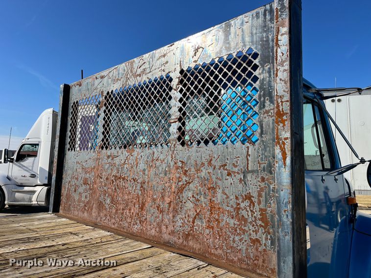 image for item DP0456 1995 International 4900  dump flatbed truck