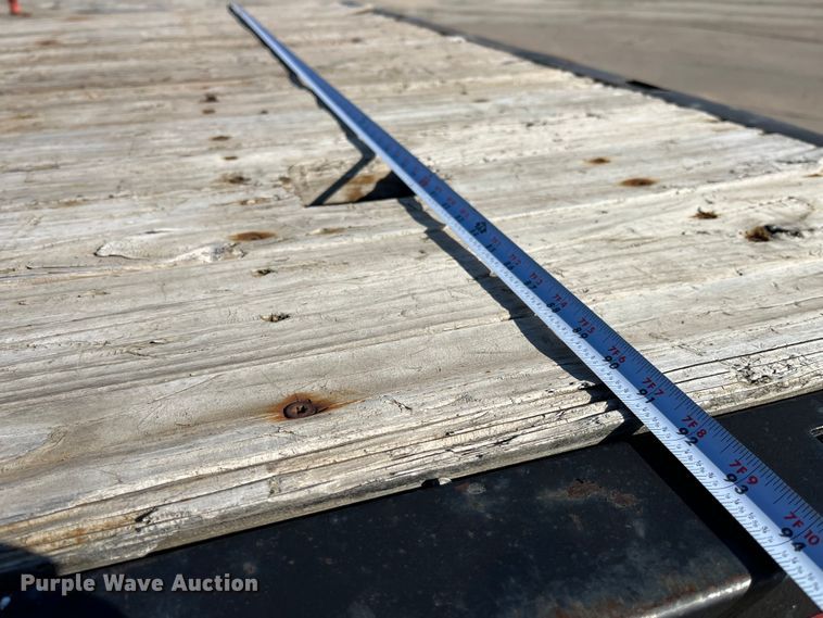 image for item DP0456 1995 International 4900  dump flatbed truck