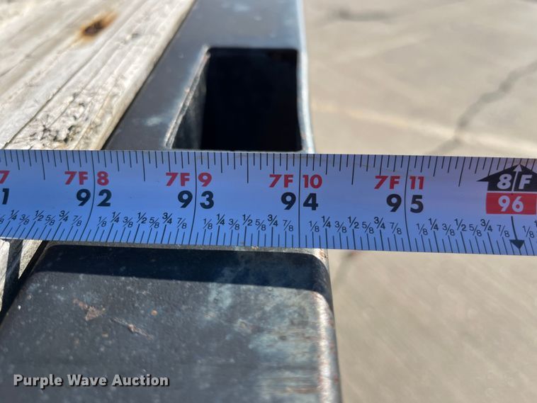 image for item DP0456 1995 International 4900  dump flatbed truck