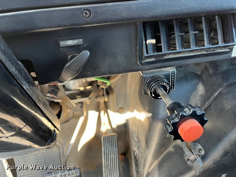 image for item DP0456 1995 International 4900  dump flatbed truck