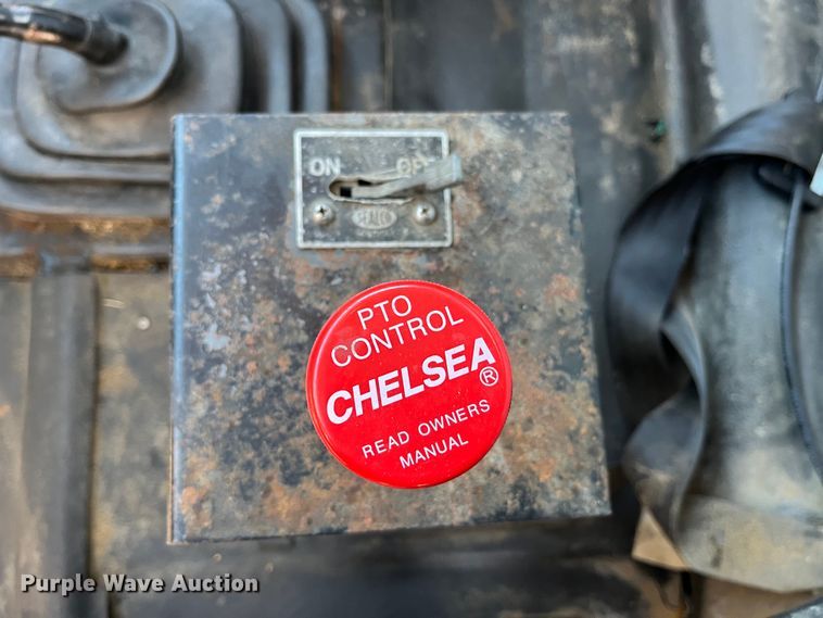 image for item DP0456 1995 International 4900  dump flatbed truck