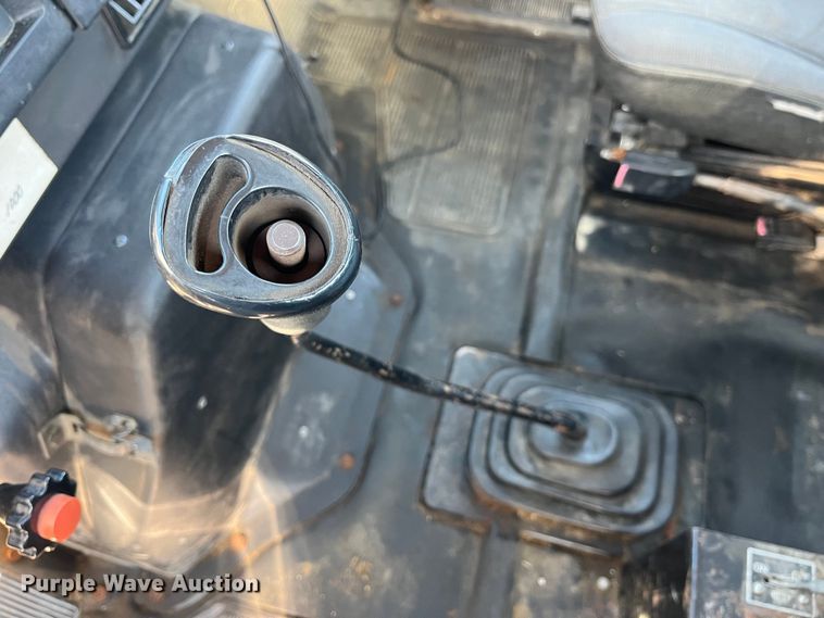 image for item DP0456 1995 International 4900  dump flatbed truck