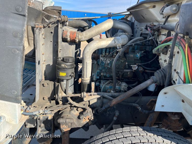 image for item DP0456 1995 International 4900  dump flatbed truck