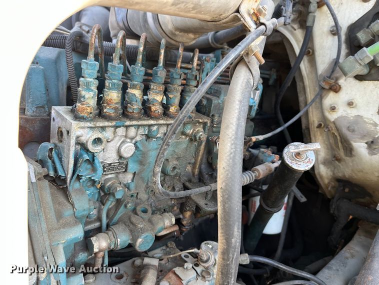 image for item DP0456 1995 International 4900  dump flatbed truck