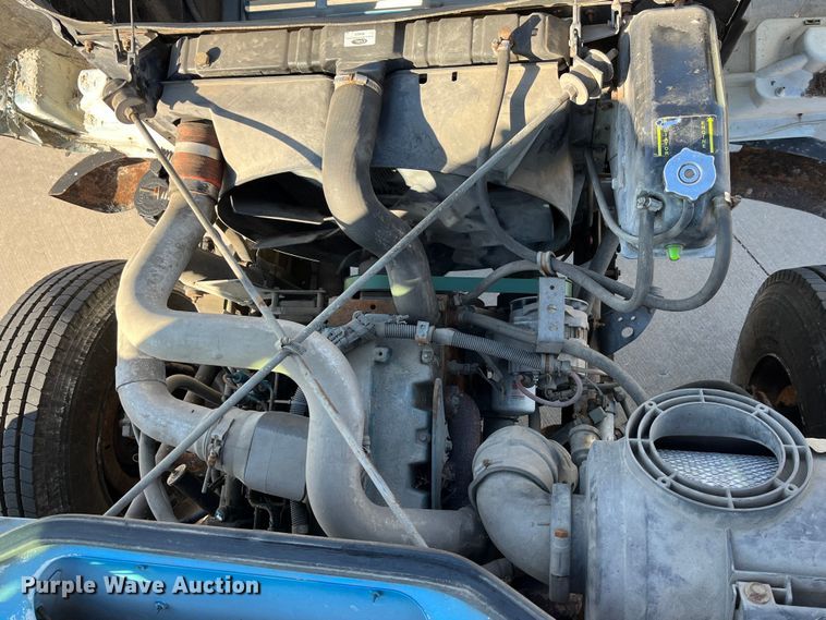 image for item DP0456 1995 International 4900  dump flatbed truck