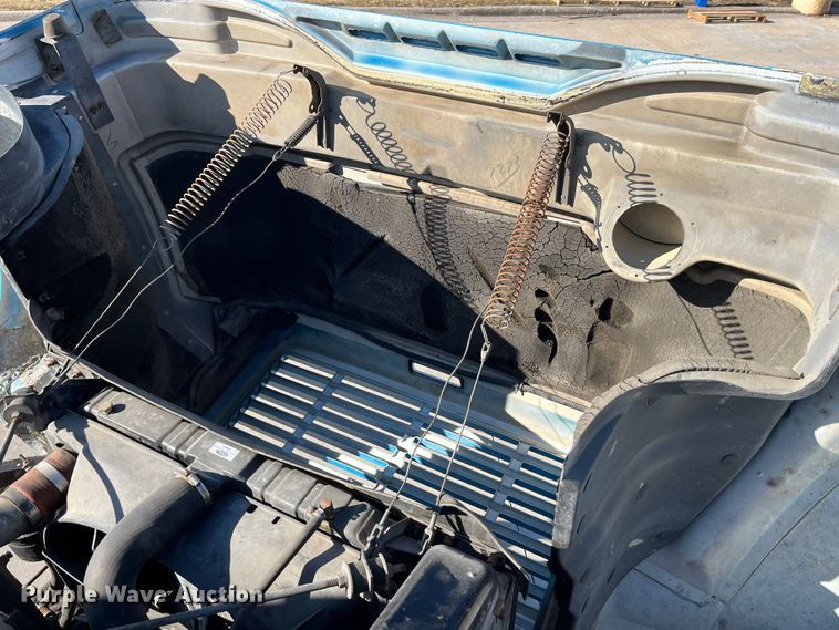 image for item DP0456 1995 International 4900  dump flatbed truck