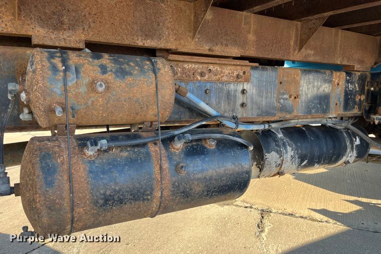 image for item DP0456 1995 International 4900  dump flatbed truck