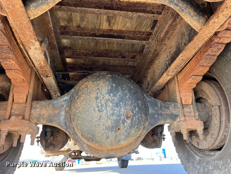 image for item DP0456 1995 International 4900  dump flatbed truck