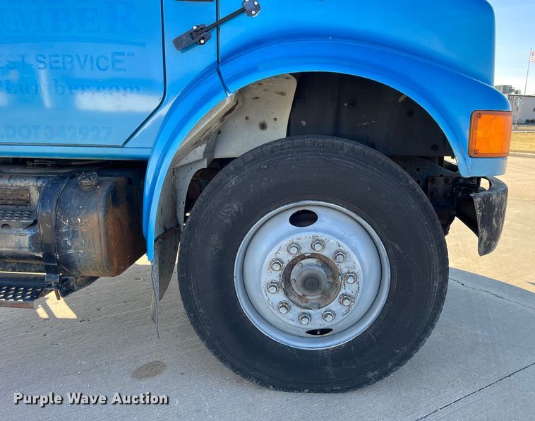 image for item DP0456 1995 International 4900  dump flatbed truck